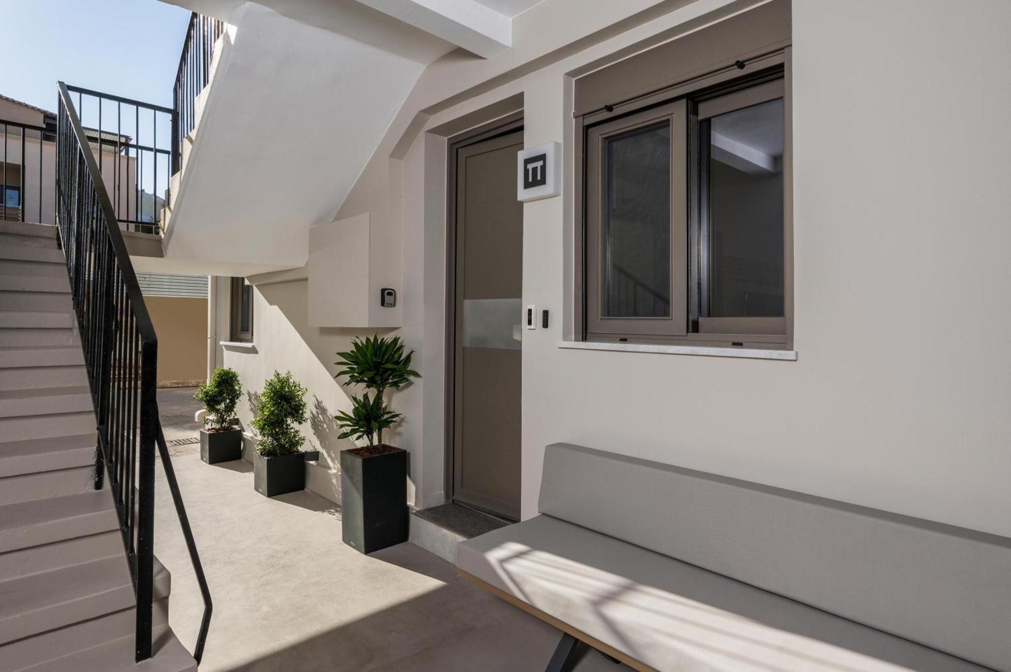 Π Suite Project: Smart Bnb Chania  Eksteriør billede